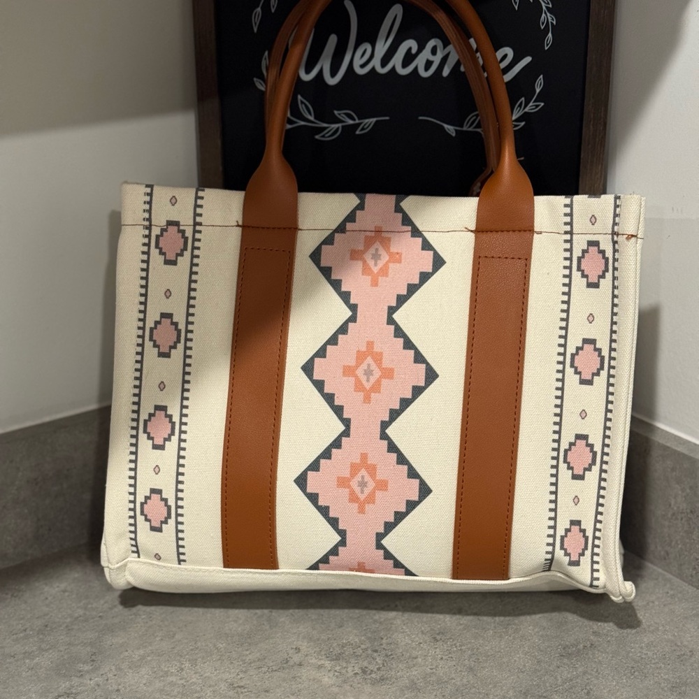 Lulla Collection Fashion Handbag/Satchel with Longstrap! NWT! - Picture 2 of 10